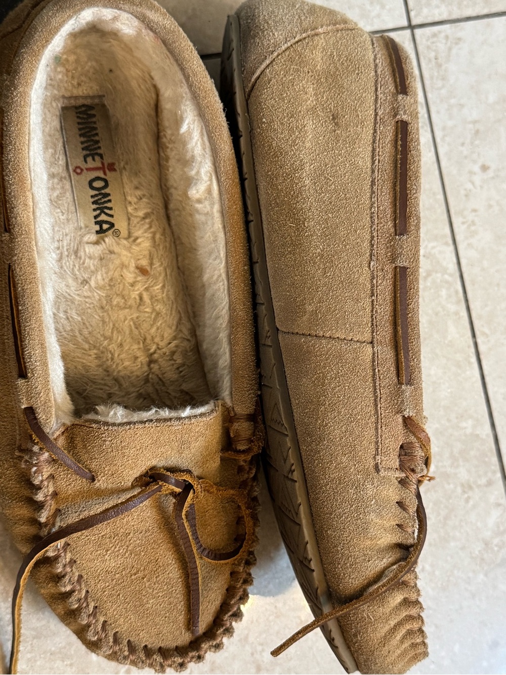 Minnetonka Men's Light Brown Suede Moccasin Slippers with Faux Shearling